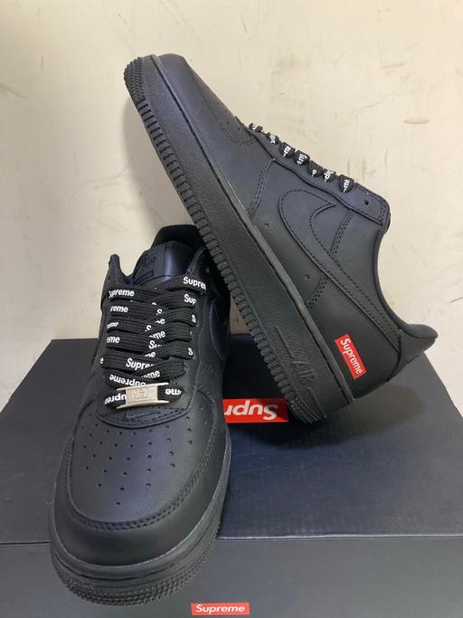 Buy & Sell East London Blackhorse Road - East London - Photos for Nike Air Force supreme