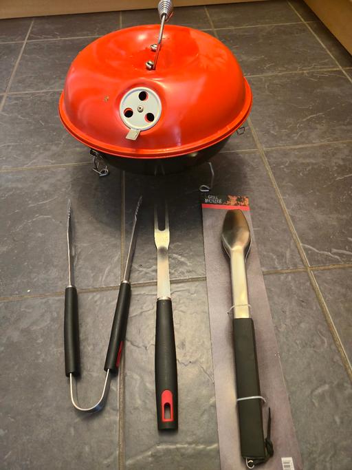 Buy & Sell Worcestershire Bromsgrove - Photos for Portable BBQ & Utensils 