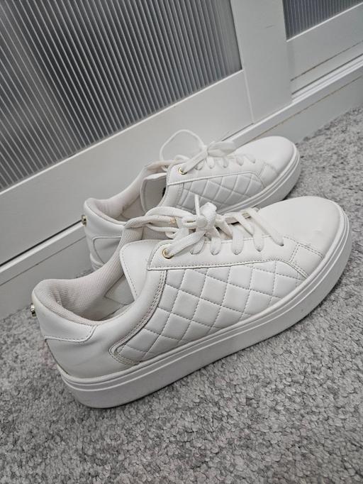 Buy & Sell Halton Weston Point - Watford - Photos for Size 7 LIPSY white trainers