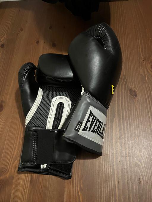 Buy & Sell Staffordshire South Staffordshire - Photos for Everlast Boxing Gloves