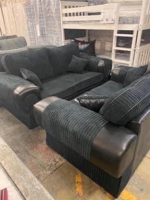  — Tango sofas