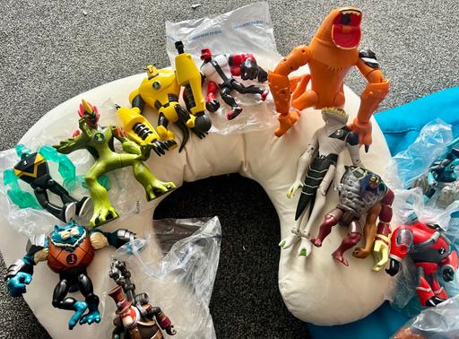 Buy & Sell South West London Hook - South West London - Photos for Ben 10 figures