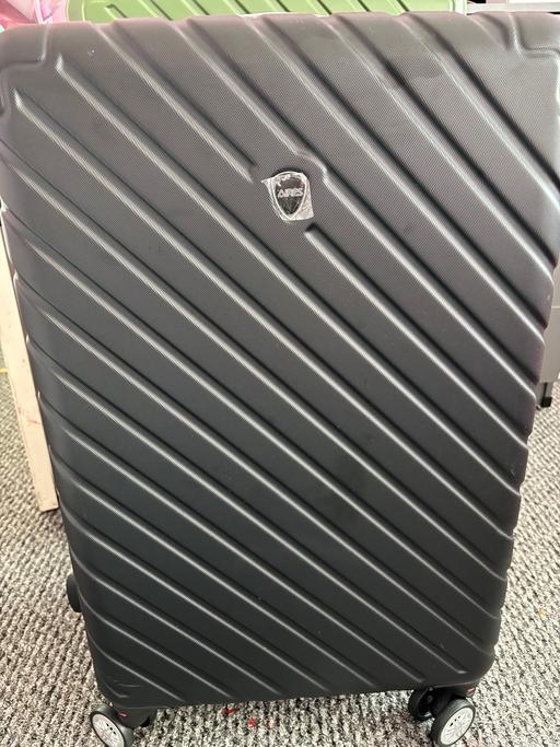 Buy & Sell West Midlands Sandwell - Photos for Suitcase