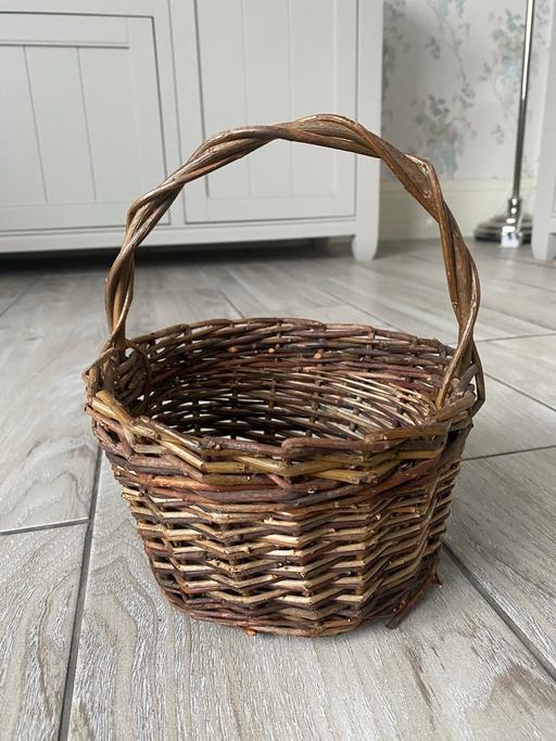 Buy & Sell West Midlands Birmingham - Photos for Cute Wicker Basket With Handle