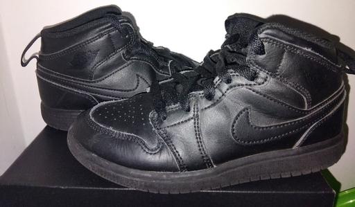 Buy & Sell Central London Southwark - Central London - Photos for Junior Size 1.5 Mid Jordans