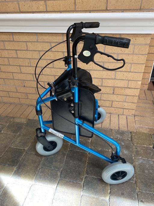 Buy & Sell West Midlands Birmingham - Photos for Z-TEC ROLLATOR /WALKER WITH BAG