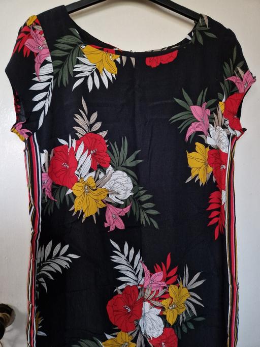 Buy & Sell Leicestershire Oadby and Wigston - Photos for (M) Ladies dress