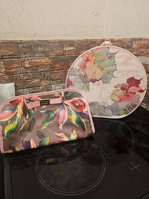 Buy & Sell West Midlands Dudley - Photos for TED BAKER VANITY CASE & TOILETRIES BAG