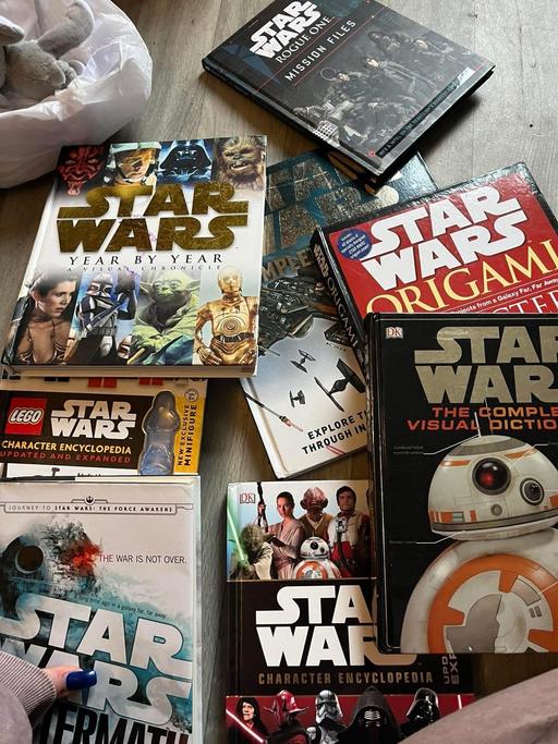 Buy & Sell West Midlands Wolverhampton - Photos for Star Wars book bundle £4 all