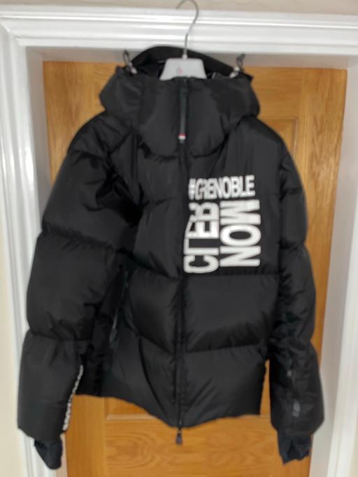 Buy & Sell Cheshire West and Chester Helsby - Cheshire West and Chester - Photos for Moncler coat