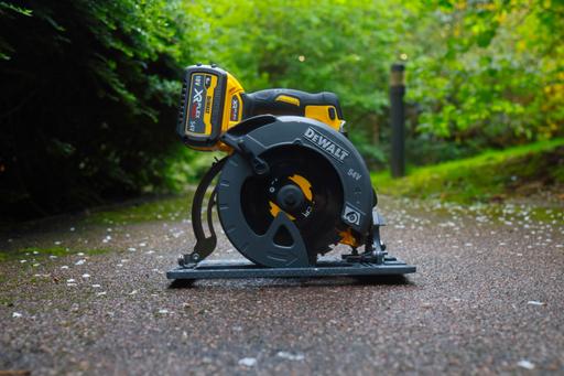 Buy & Sell South East London Croydon - Photos for dewalt skilsaw flexvolt 54v+battery 6ah