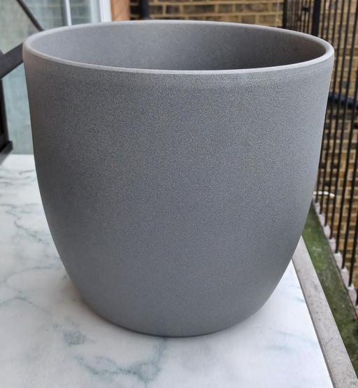 Buy & Sell North London Bowes Park - North London - Photos for Flower pot