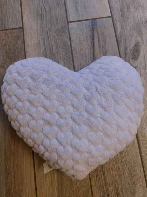 Buy & Sell West Midlands Dudley - Photos for LILAC HEART CUSHION
