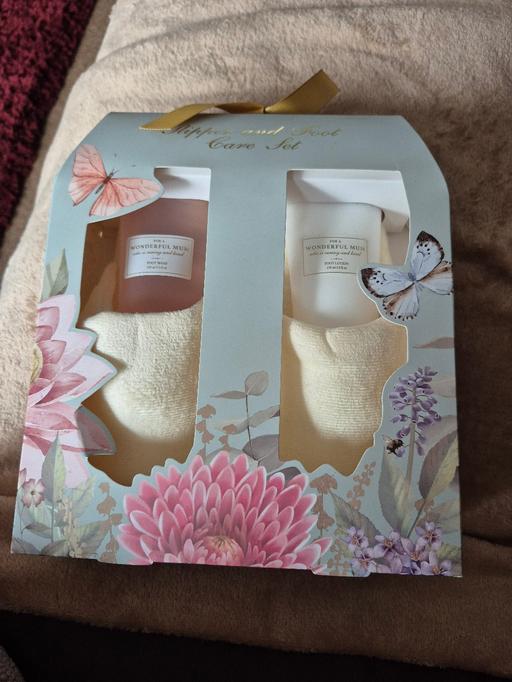 Buy & Sell West Midlands Dudley - Photos for Slippers & Footcare Set. New
