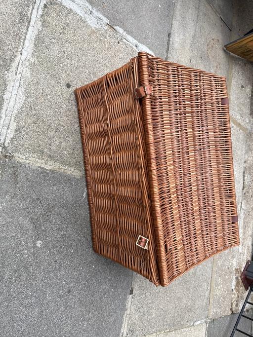 Buy & Sell North London Tottenham - North London - Photos for Old fashion wicker basket picnic