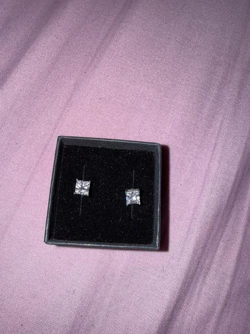 Buy & Sell West Yorkshire Bradford - Photos for Studs