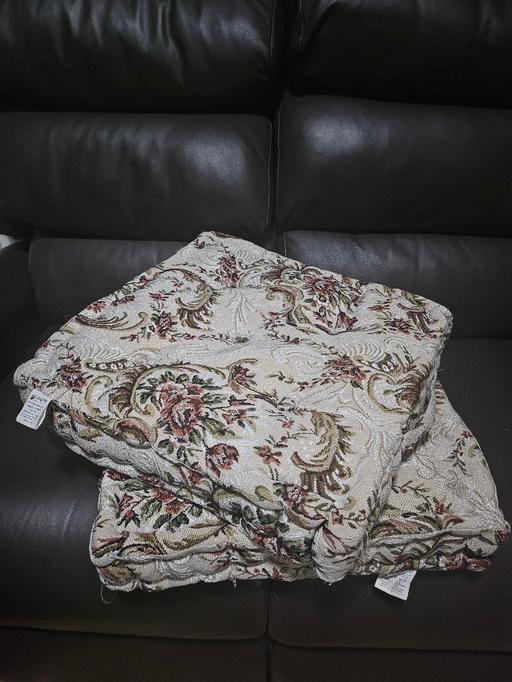 Buy & Sell West Midlands Birmingham - Photos for 2 x Floor cushions