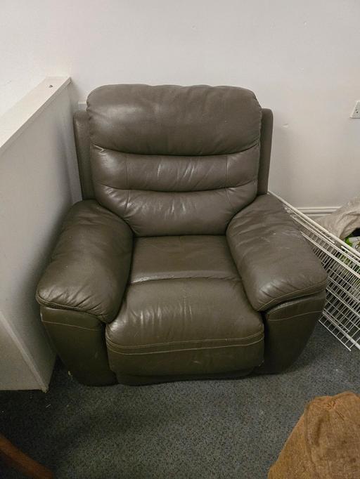 Buy & Sell West Midlands Dudley - Photos for grey leather recliner chair FREE