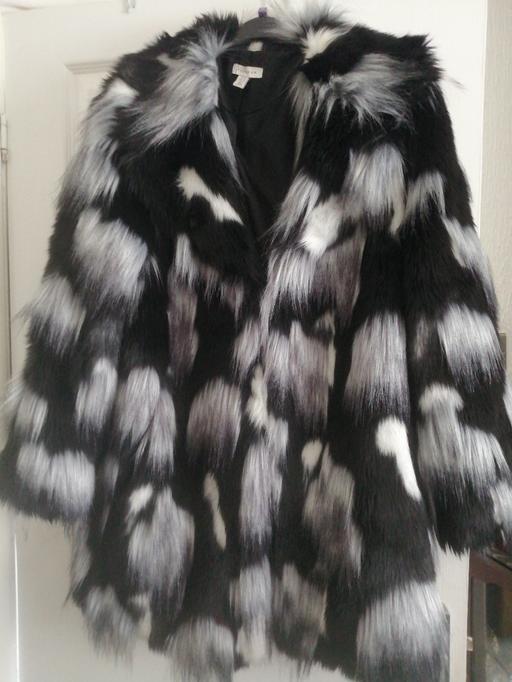 Buy & Sell West Midlands Wolverhampton - Photos for like new Top Shop size 14 faux fur coat