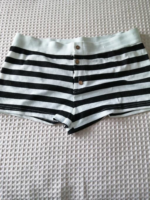 Buy & Sell Wednesfield Wolverhampton - Photos for ladies shorts size * XL* (Shein)