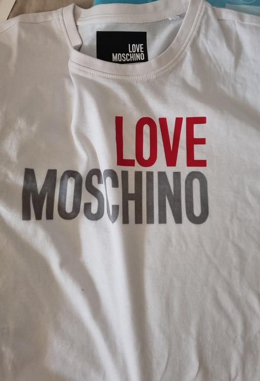 Buy & Sell Central London - Photos for Brand new £10 MOSCHINO logoT-shirt