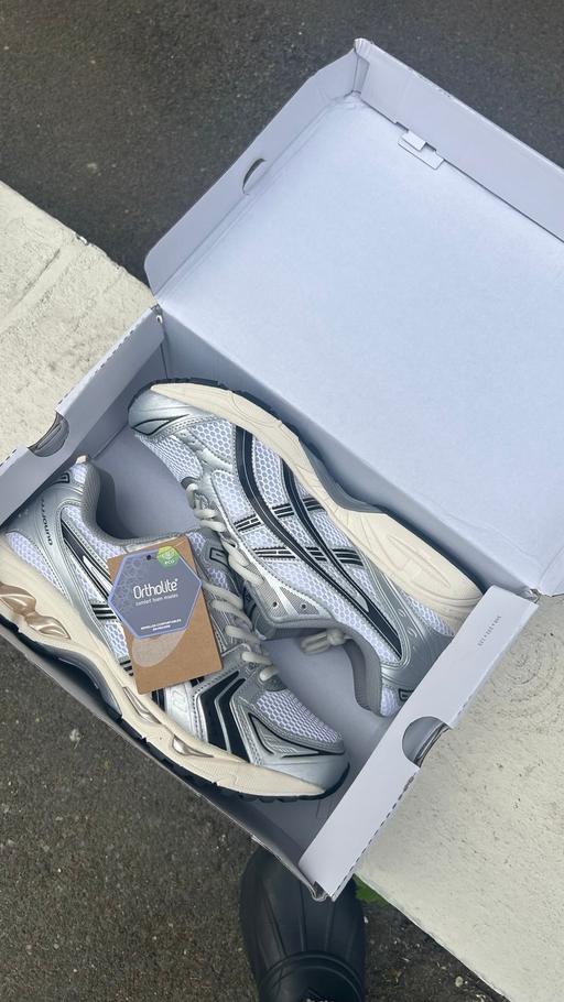 Buy & Sell Central London Barbican - Central London - Photos for ASICS JJJHOUND SILVER