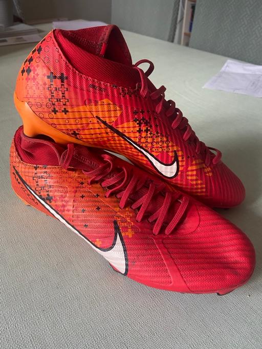 Buy & Sell Lancashire West Lancashire - Photos for Size 7 Red Nike