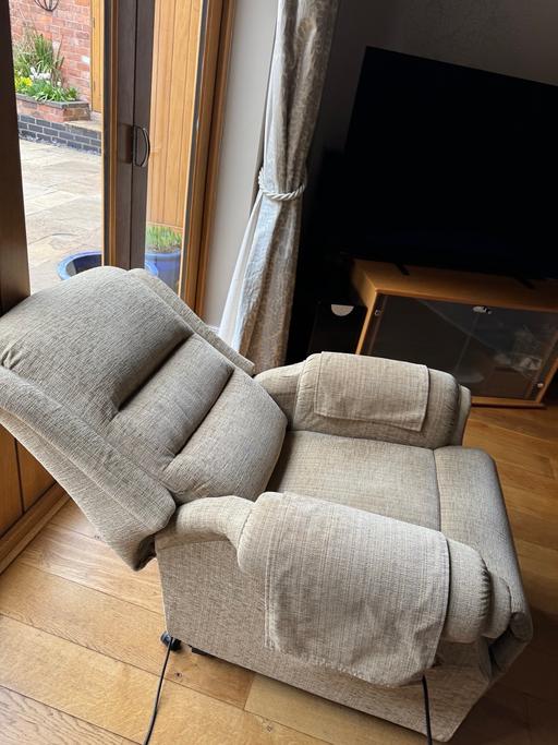 Buy & Sell West Midlands Birmingham - Photos for Rise and recliner chair