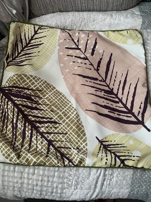 Buy & Sell South West London Norbury - South West London - Photos for 2 reversible cushion covers