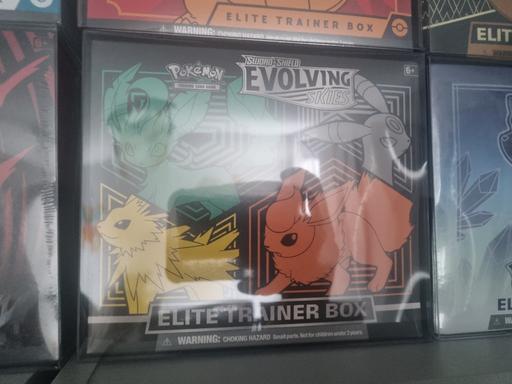 Buy & Sell Staffordshire Tamworth - Photos for evolving skies elite trainer box