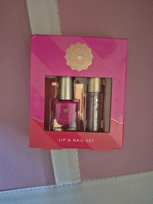 Buy & Sell Greater Manchester Manchester - Photos for new Lip & Nail Set