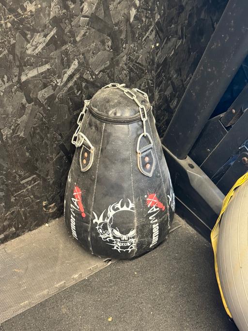 Buy & Sell Gloucestershire Tewkesbury - Photos for Heavy peanut punch bag