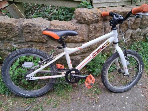 Buy & Sell West Northamptonshire West Farndon - West Northamptonshire - Photos for Superb kids bike