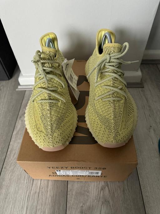 Buy & Sell Central London St Luke`s - Central London - Photos for Yeezy Boost 350 V2 green UK 8.5