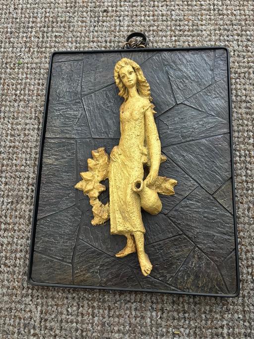 Buy & Sell South East London Kidbrooke - South East London - Photos for A lovely sculpture on a plaque chain fixing
