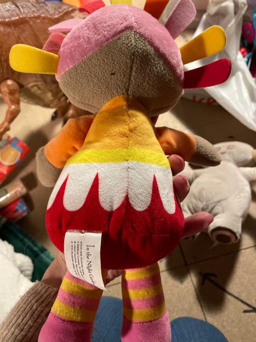 Buy & Sell Rowley Village Sandwell - Photos for Upsy daisy and makka pakka singing soft toys