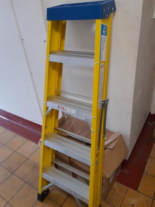 Buy & Sell South East London Blackfen - South East London - Photos for 5 Rung electricians Ladder