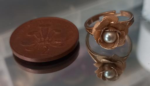 Buy & Sell Thatto Heath Saint Helens - Photos for vintage Goldtone pearl flower ring