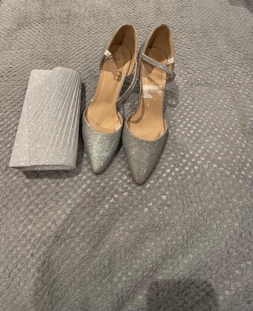 Buy & Sell Worcestershire Wyre Forest - Photos for Silver sparkling heels and new silver clutch