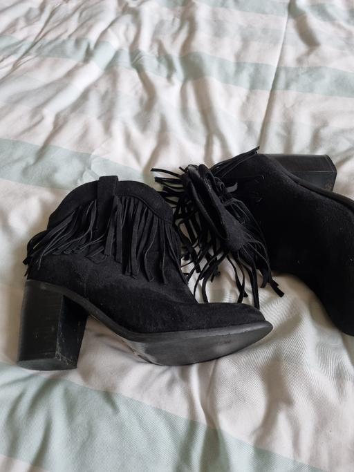 Buy & Sell Staffordshire South Staffordshire - Photos for black suede boots with hassles.