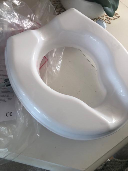 Buy & Sell Merseyside Liverpool - Photos for Raised toilet seat for mobility