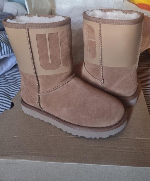 Buy & Sell North West London Brent Park - North West London - Photos for UGG Classic short boot
