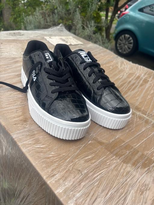 Buy & Sell North London Hornsey - North London - Photos for Trainers