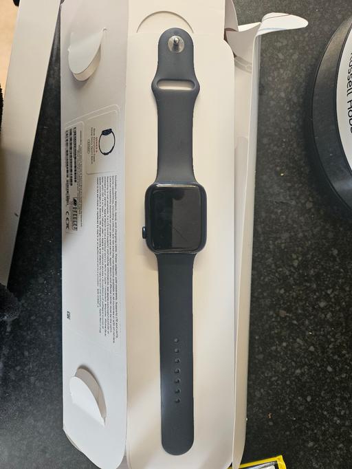 Buy & Sell West Yorkshire Bradford - Photos for series 6 apple watch 44mm with 2 straps