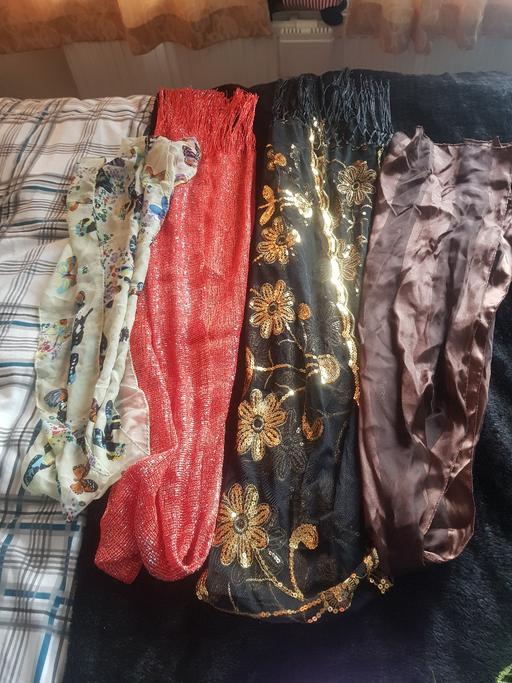 Buy & Sell South Yorkshire Sheffield - Photos for 4 scarfs