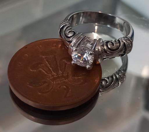 Buy & Sell Merseyside Saint Helens - Photos for large heavy ornate solitaire gem ring