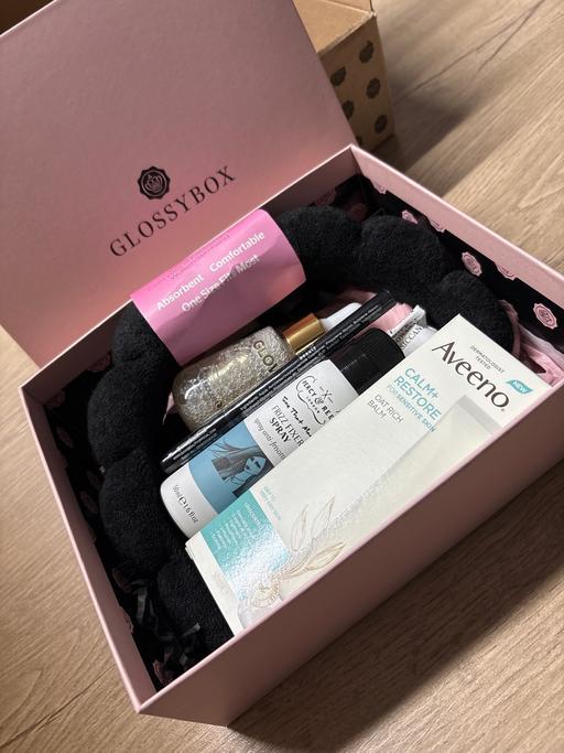 Buy & Sell Derbyshire Chesterfield - Photos for Glossybox gift set