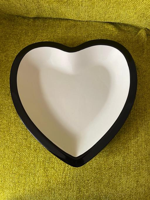 Buy & Sell Kent Medway - Kent - Photos for Two Heart shape dinner plates