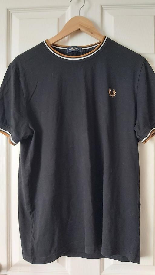 Buy & Sell County Durham Shildon - DL4 - Photos for tshirt - Fred perry