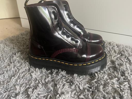 Buy & Sell Buckinghamshire Milton Keynes - Photos for Dr Martin Sinclair platform boot